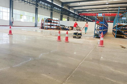 一個工廠地面硬化施工,做了半年你信嗎